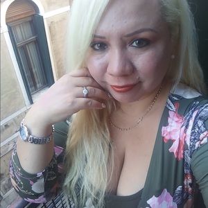 Meet your Posher, Sandra